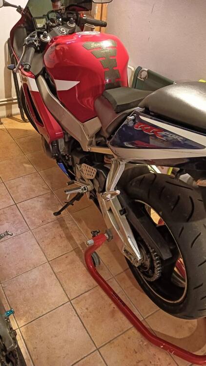 Honda CBR 900 RR Fireblade (2000 - 01) (2)