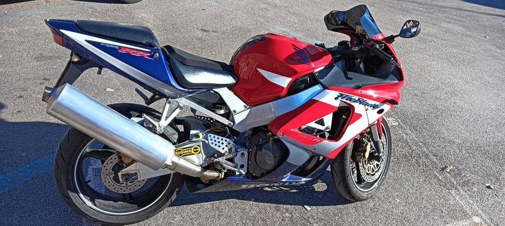 Honda CBR 900 RR Fireblade (2000 - 01) (5)