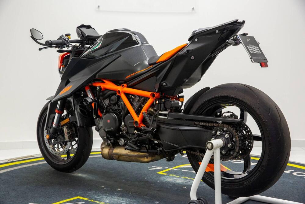 KTM 1290 Super Duke R (2020) (5)