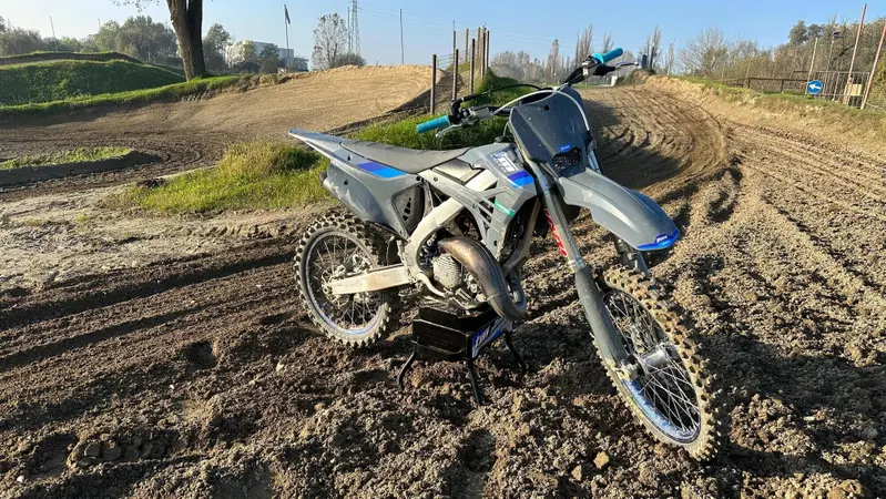 TM Moto MY25. Rivoluzionata la MX125 e tornano le versioni "Corse" [VIDEO]