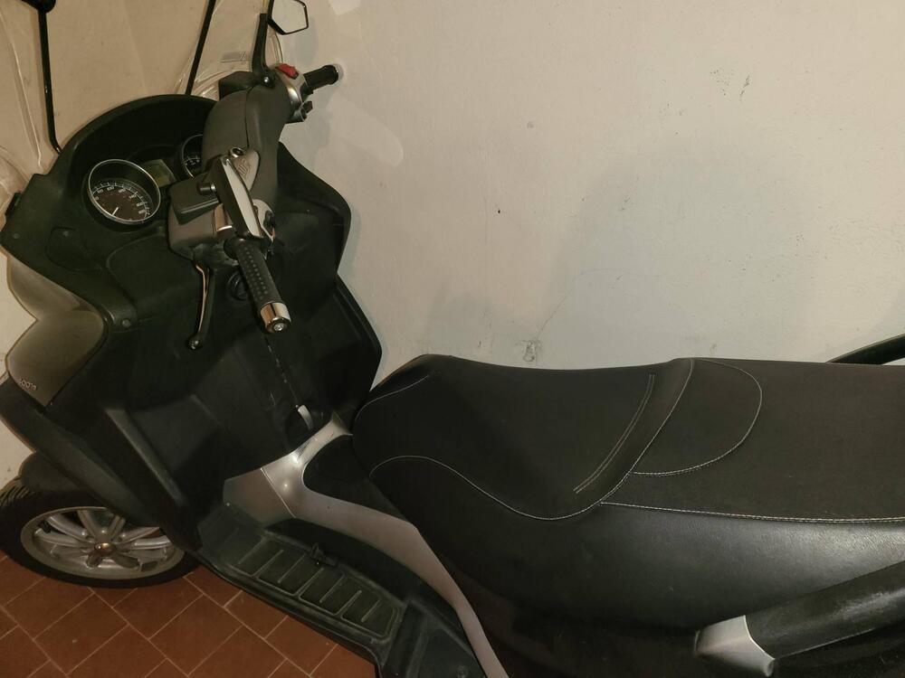 Piaggio MP3 400 i.e. (2010 - 11) (2)