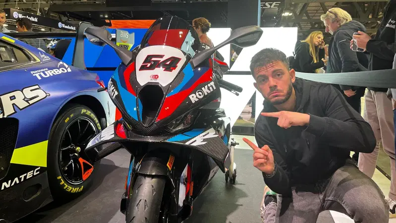M 1000 RR WSBK Champion Edition: la pi&ugrave; esclusiva delle Superbike BMW, in onore di Toprak Razgatlioglu [VIDEO] 
