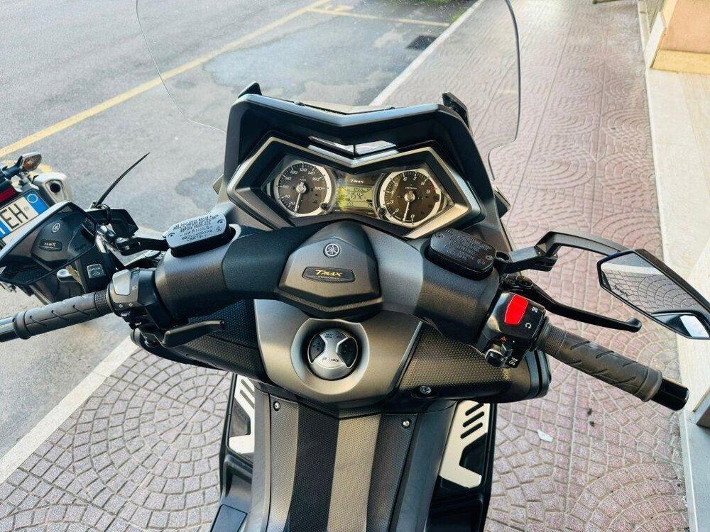 Yamaha T-Max 530 Iron Max ABS (2014 - 17) (4)