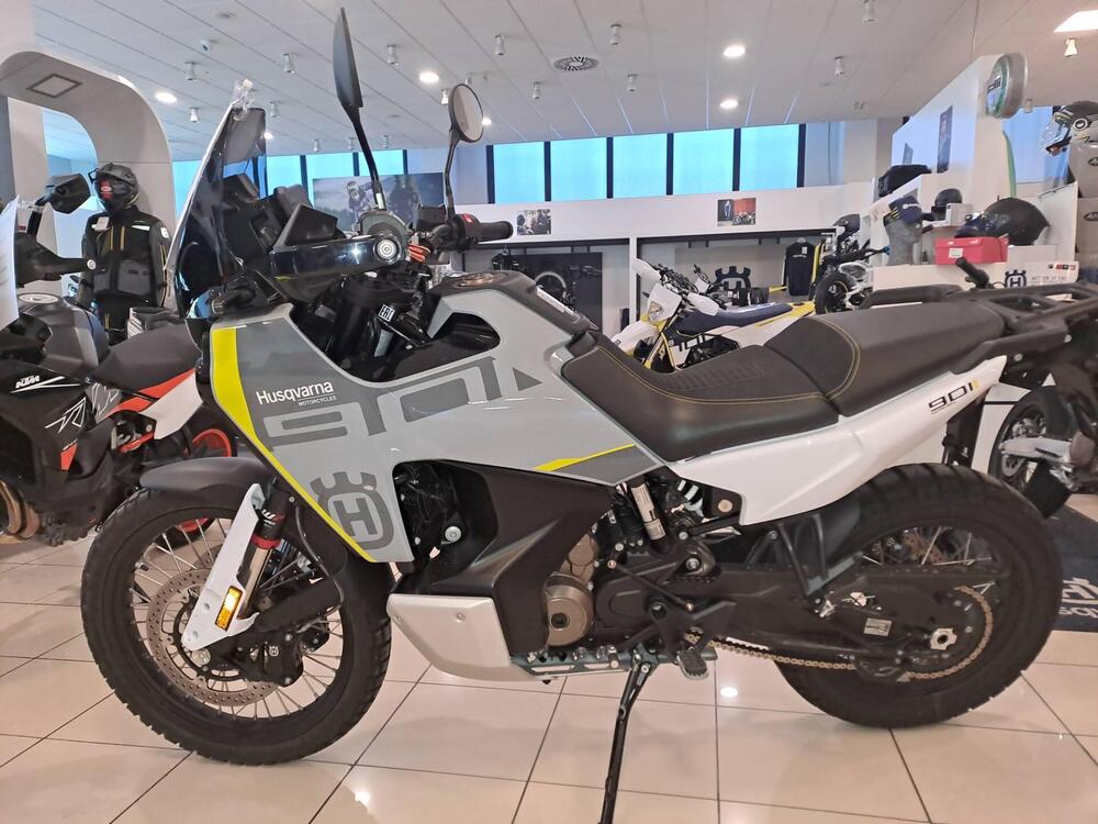 Husqvarna Norden 901 (2022 - 24) (2)