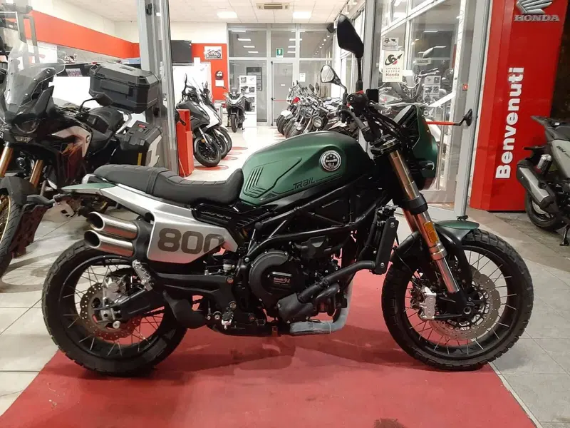 Benelli Leoncino 800 Trail (2022 - 26)