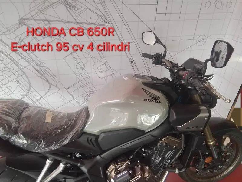 Honda CB 650 R E-Clutch (2024 - 26) (12)