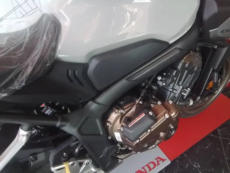 Honda CB 650 R E-Clutch (2024 - 26) (14)