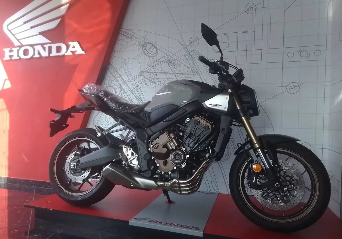 Honda CB 650 R E-Clutch (2024 - 26) (15)