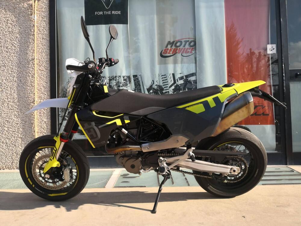 Husqvarna 701 Supermoto (2023 - 24) (2)