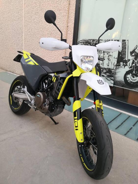 Husqvarna 701 Supermoto (2023 - 24) (4)