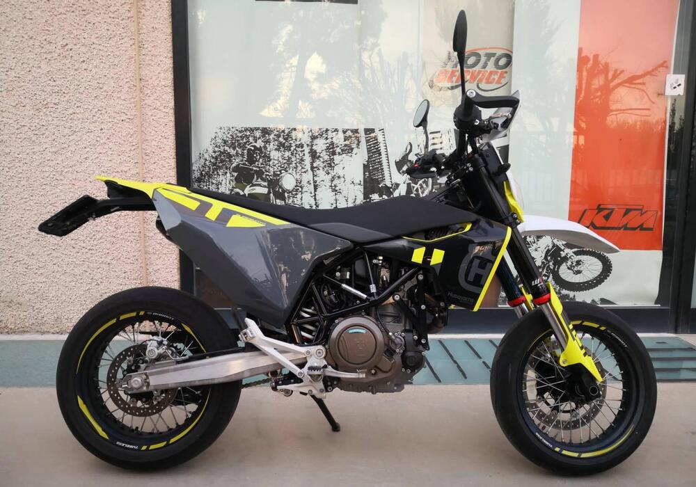 Husqvarna 701 Supermoto (2023 - 24)