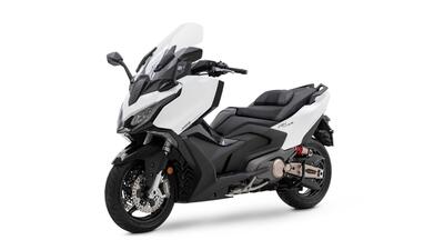 Kymco AK 575