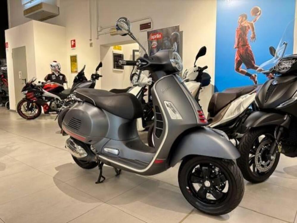 Vespa GTS 300 Super Hpe (2021 - 22) (5)