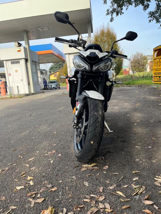 Triumph Street Triple 765 R (2023 - 24)