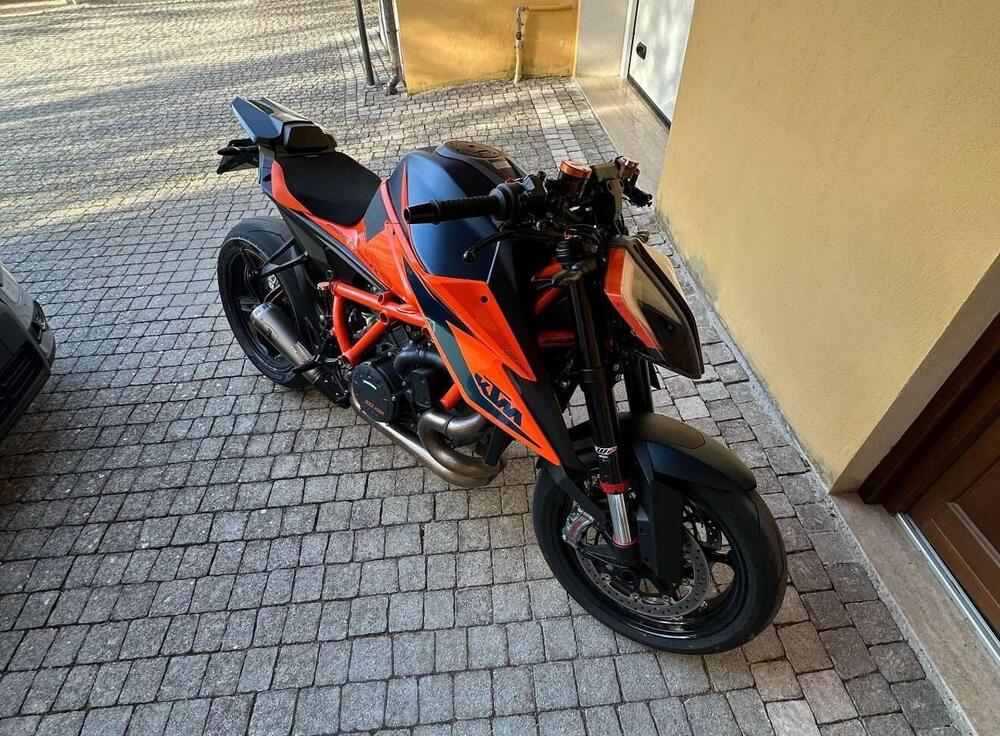 KTM 1290 Super Duke R (2021) (2)