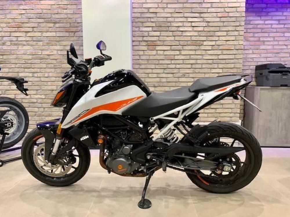 KTM 390 Duke (2021 - 23) (2)