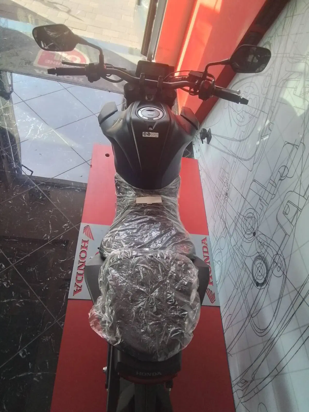 Honda CB 125 R (2024 - 26) (13)