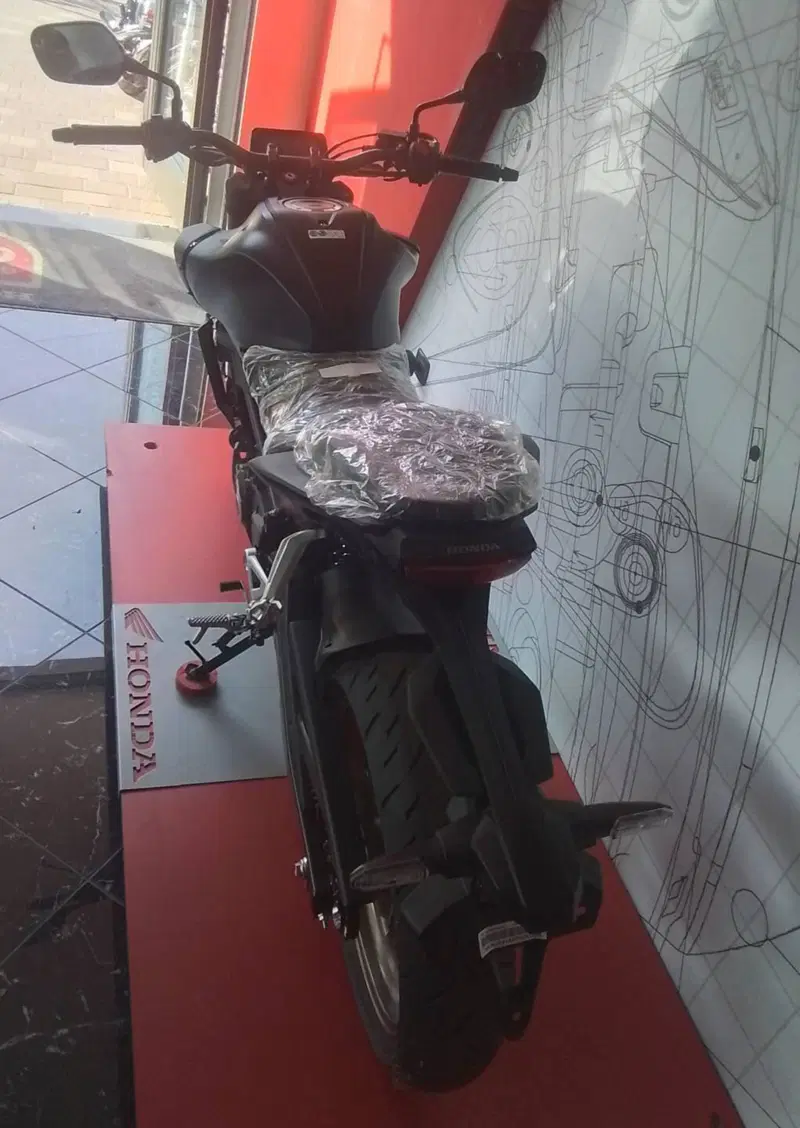 Honda CB 125 R (2024 - 26) (14)