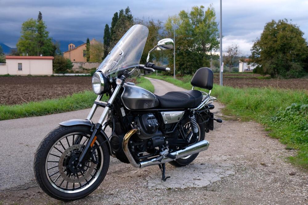 Moto Guzzi V9 Roamer (2021 - 24) (2)