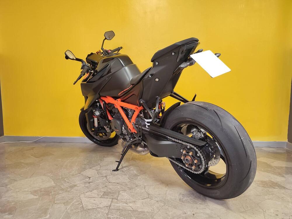 KTM 1290 Super Duke R (2020) (4)