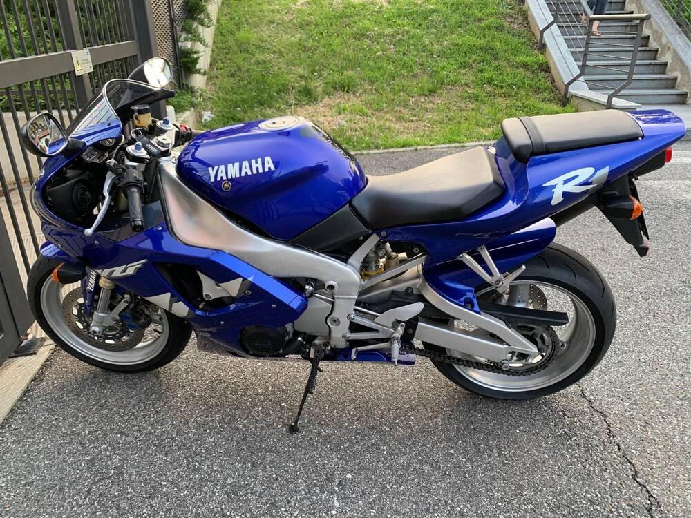 Yamaha YZF R1 (1998 - 99) (2)