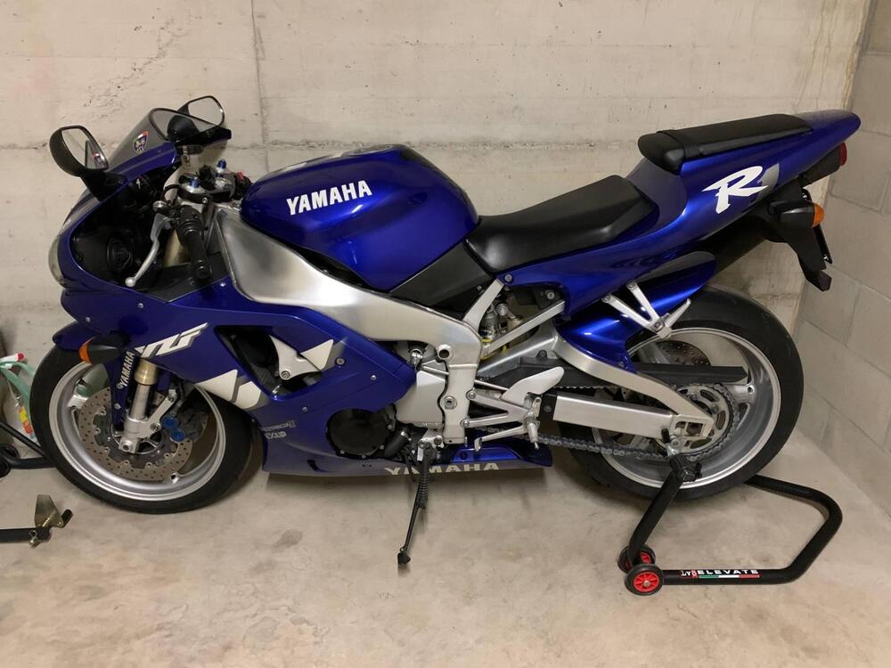 Yamaha YZF R1 (1998 - 99) (3)