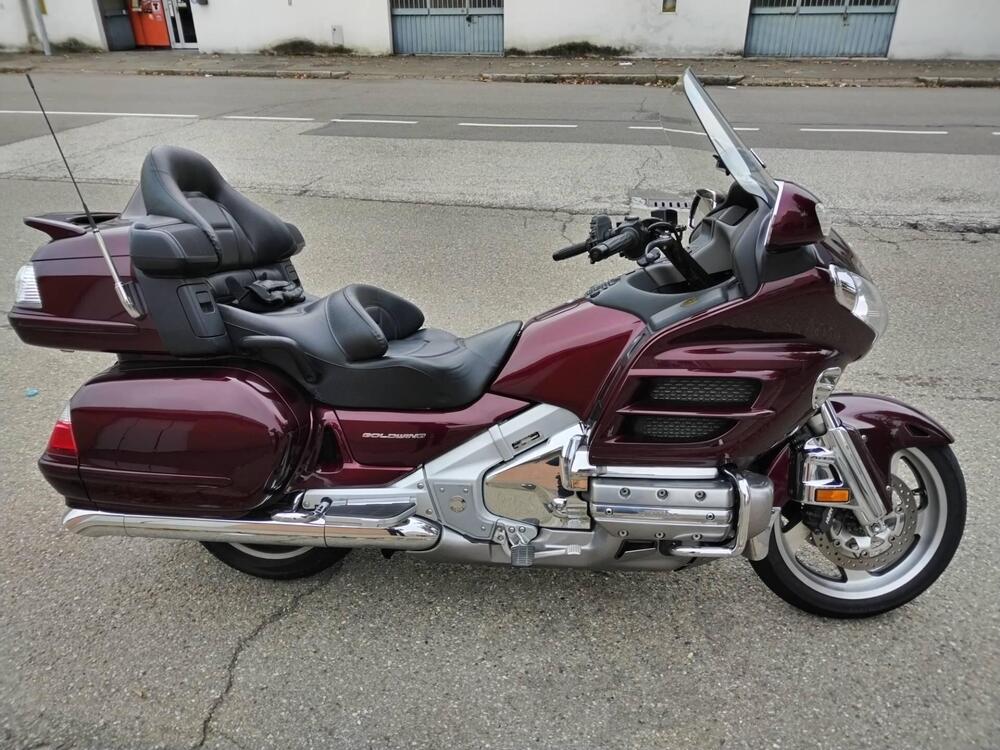 Honda GL 1800 Gold Wing (2006) (2)