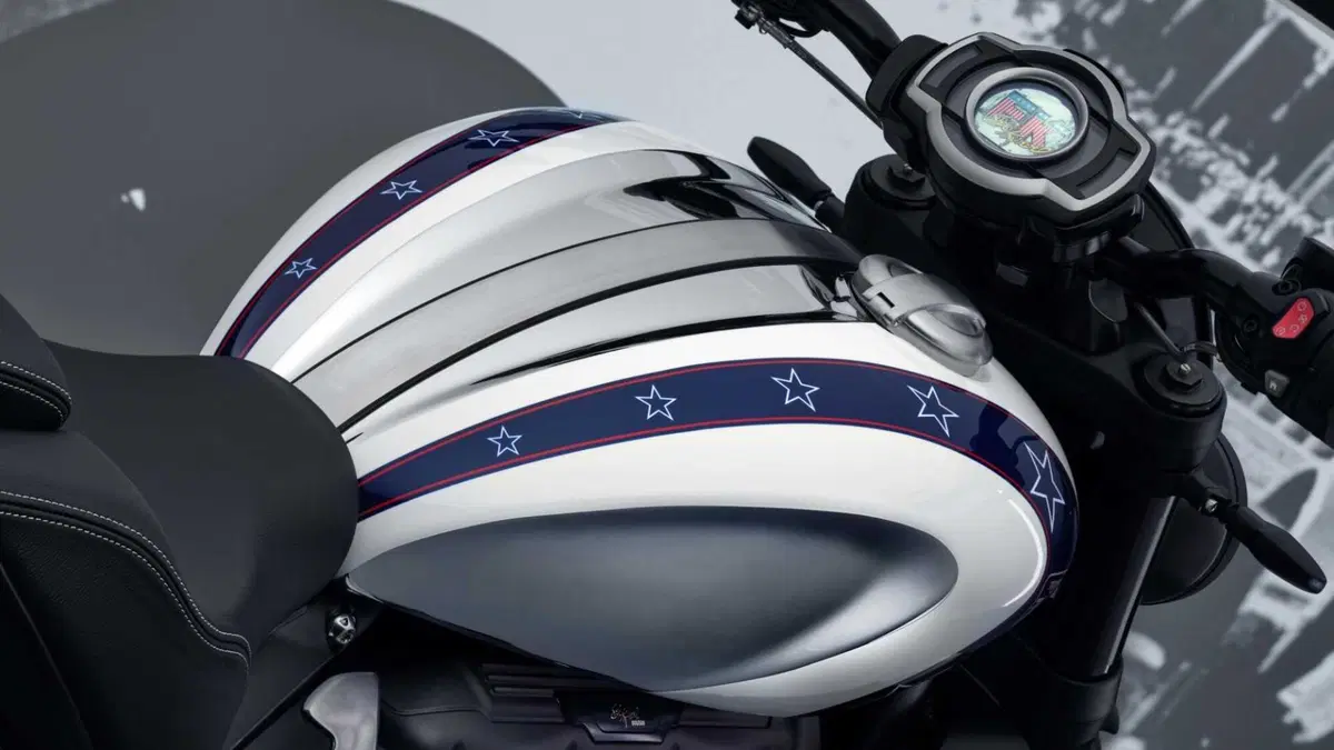 Triumph Rocket 3 Rocket 3 R Evel Knievel Special Edition (2025) (4)