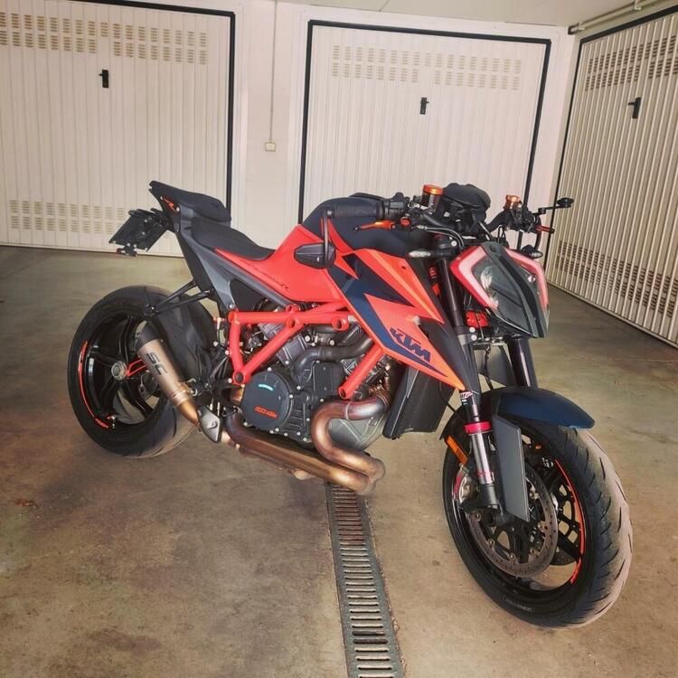 KTM 1290 Super Duke R (2021) (3)