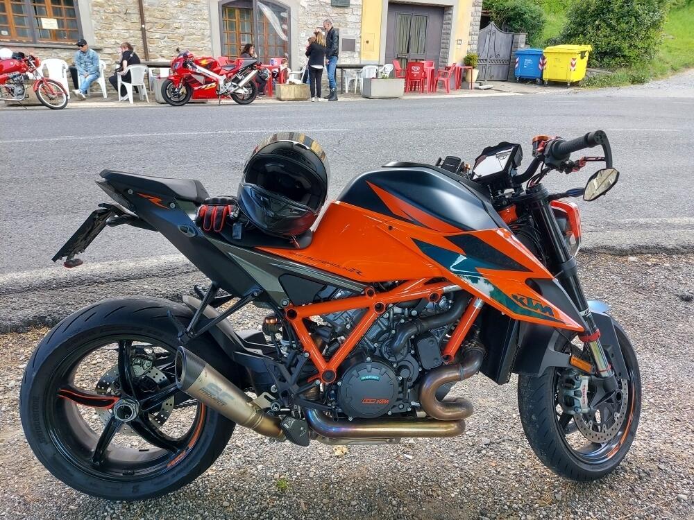 KTM 1290 Super Duke R (2021) (4)