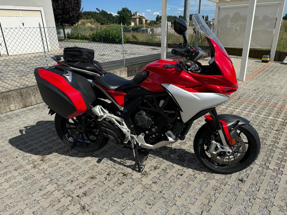 MV Agusta Turismo Veloce 800 Lusso (2014 - 16) (2)