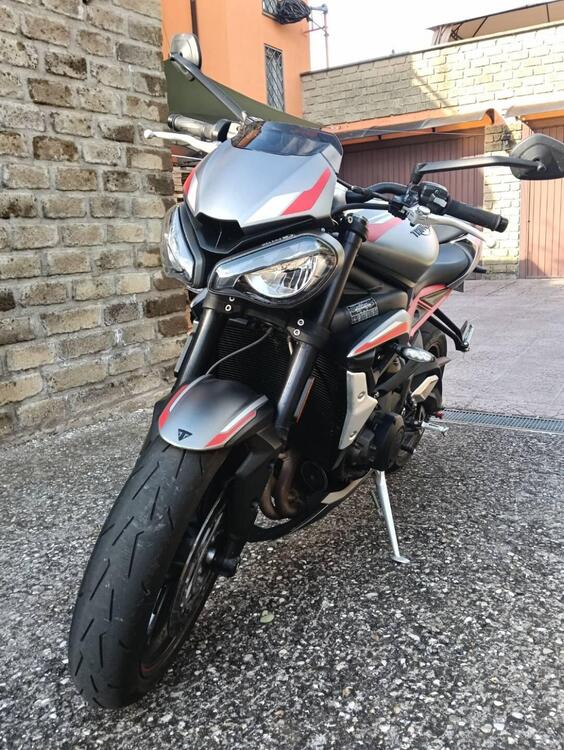 Triumph Street Triple R (2020 - 23) (3)