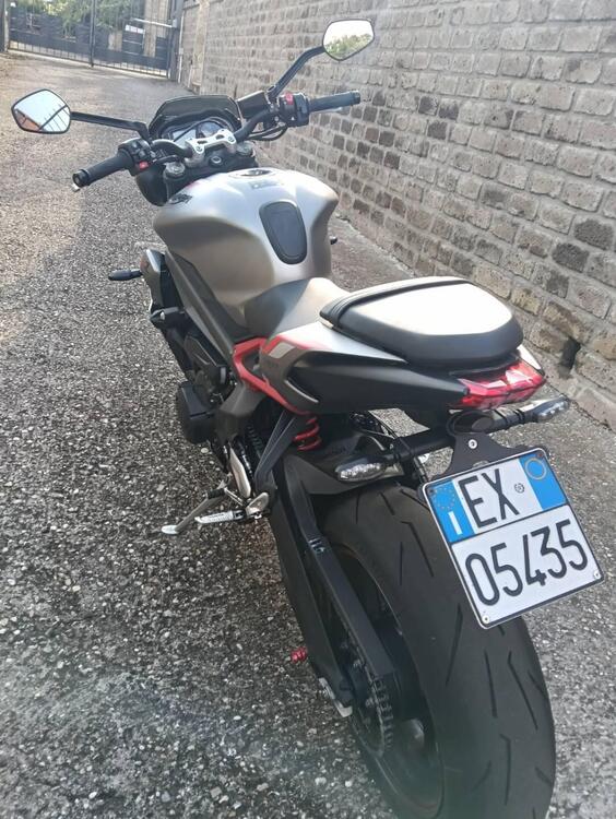 Triumph Street Triple R (2020 - 23) (5)