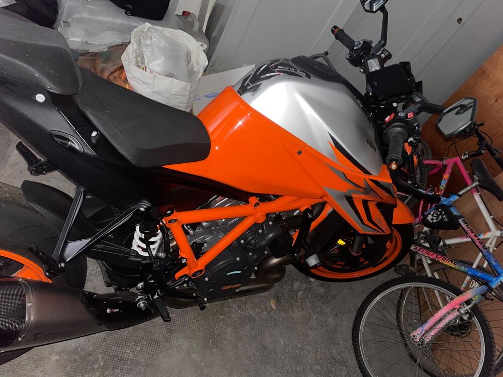 KTM 1290 Super Duke R (2022 - 23) (2)