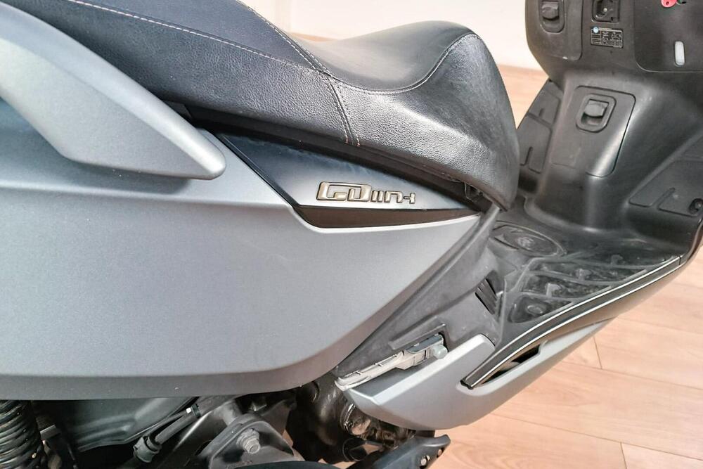 Kymco G-Dink 300i ABS (2020) (4)