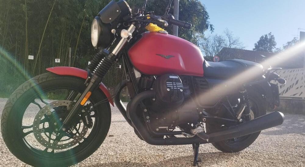 Moto Guzzi V7 III Stone (2017 - 20)