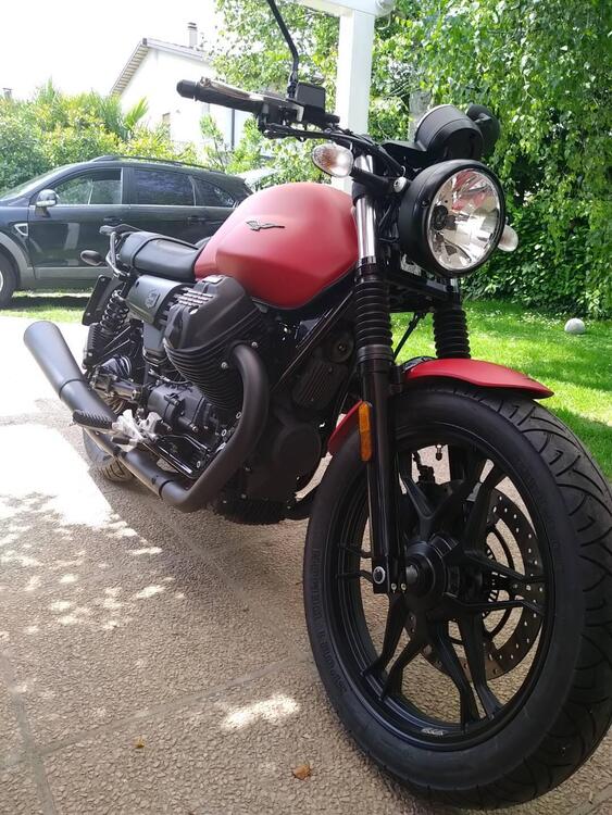 Moto Guzzi V7 III Stone (2017 - 20) (3)