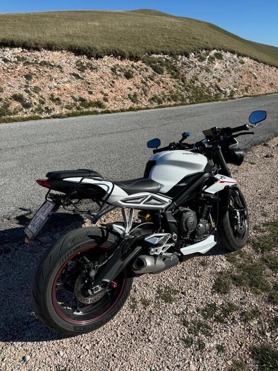 Triumph Street Triple RS (2017 - 19) (3)