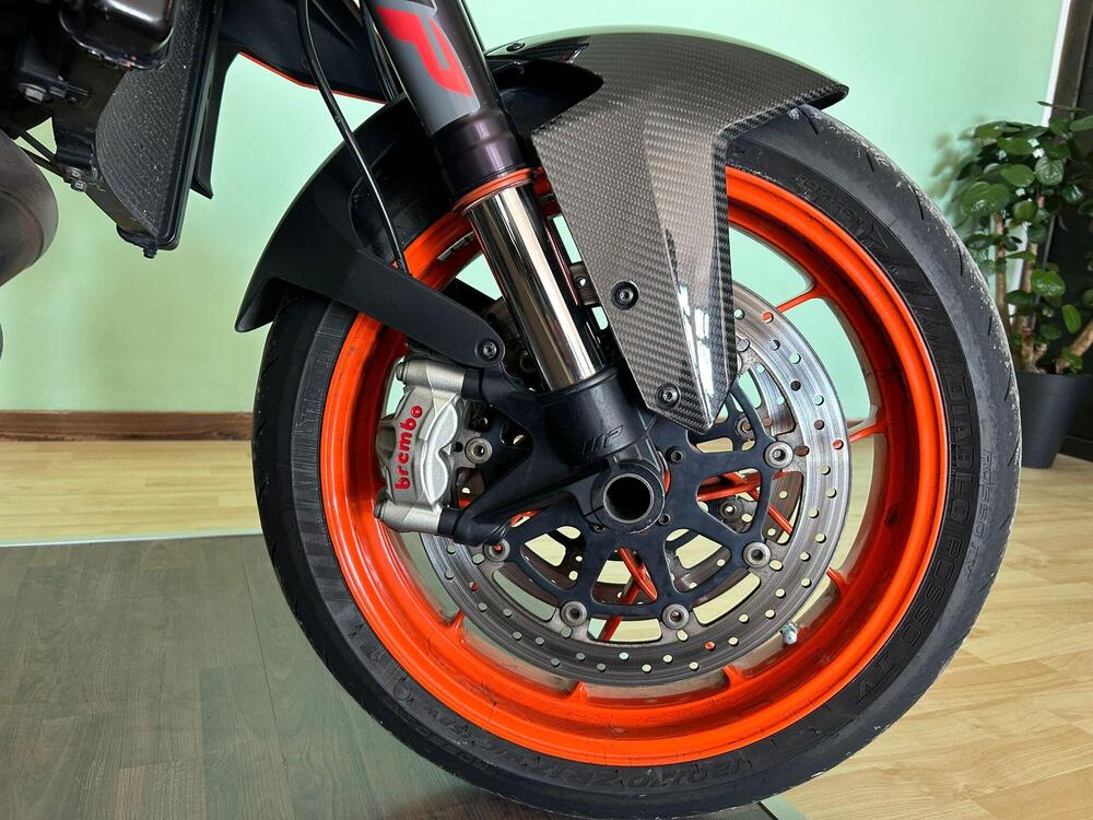 KTM 1290 Super Duke R (2019) (5)