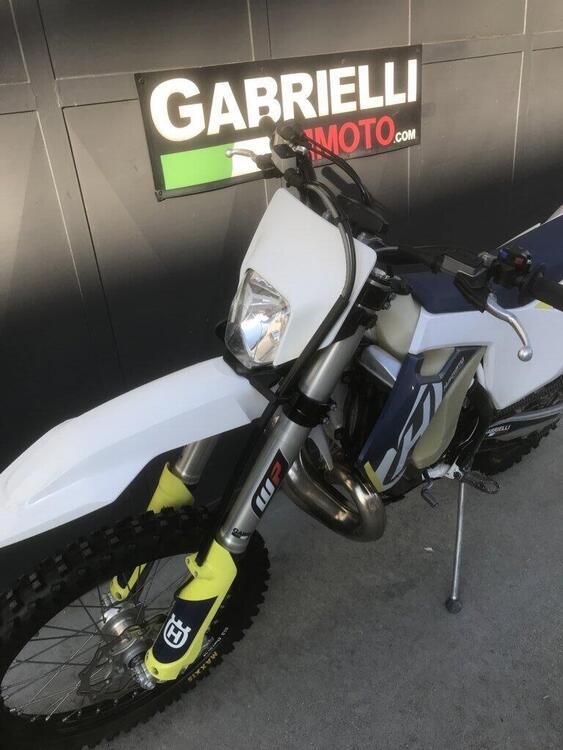 Husqvarna TE 300i (2018) (2)