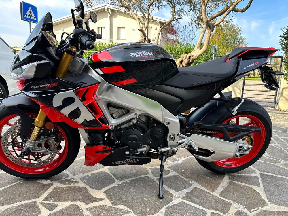 Aprilia Tuono 1100 V4 Factory (2021 - 24) (5)