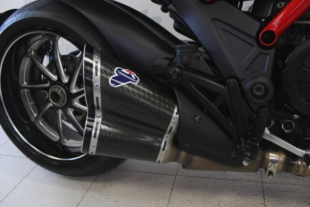 Ducati Diavel 1200 Carbon (2010 - 13) (5)