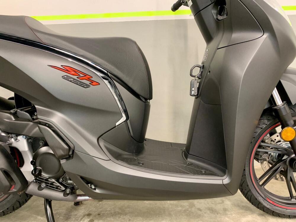 Honda SH 300 i Sport ABS (2018 - 20) (4)