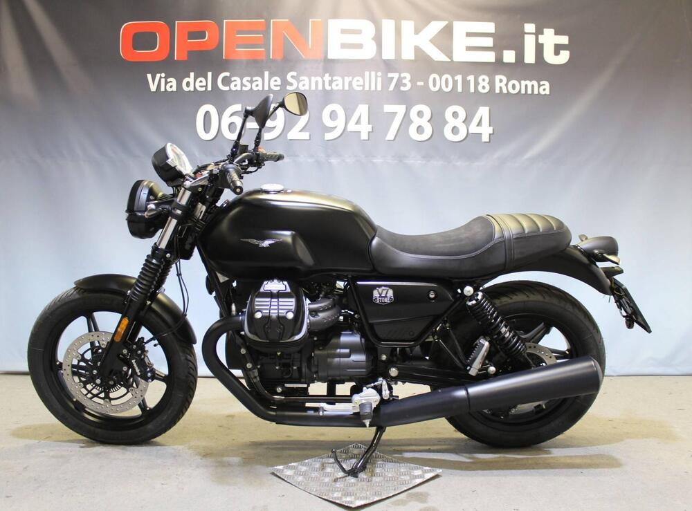 Moto Guzzi V7 Stone (2021 - 24) (2)