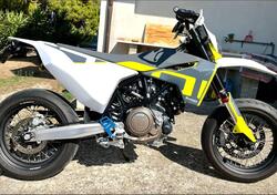 Husqvarna 701 Supermoto (2022) usata