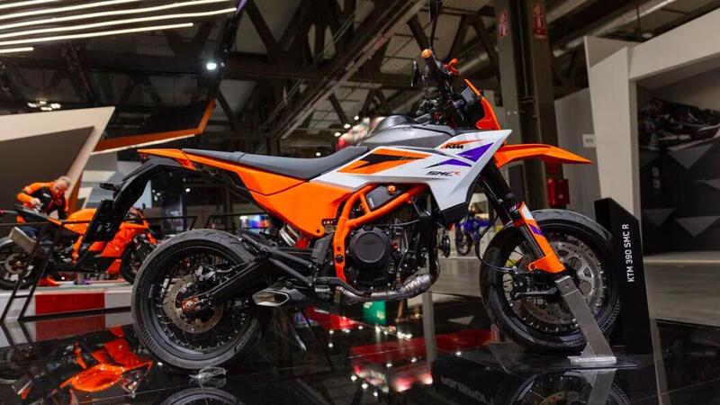 KTM 390 SMC R e 125 SMC R: come sono fatte, specifiche tecniche. EICMA 2024 [VIDEO]