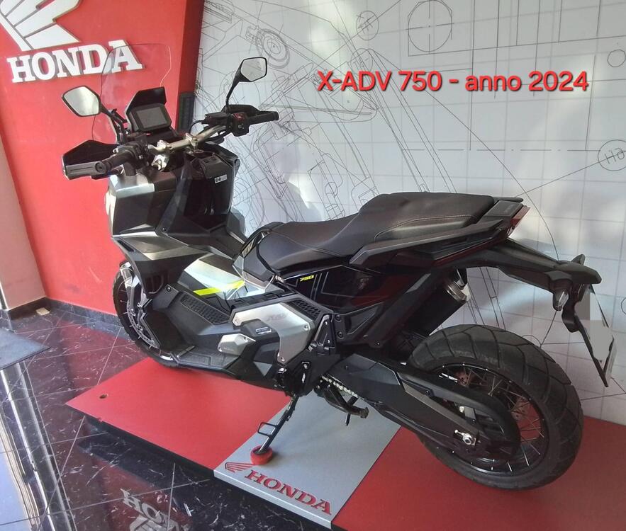 Honda X-ADV 750 DCT (2021 - 24) (3)