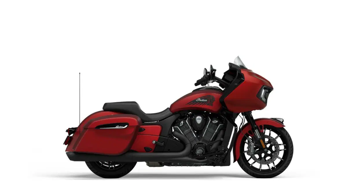 Indian Challenger Challenger 1768 Dark Horse (2021 - 25) (2)
