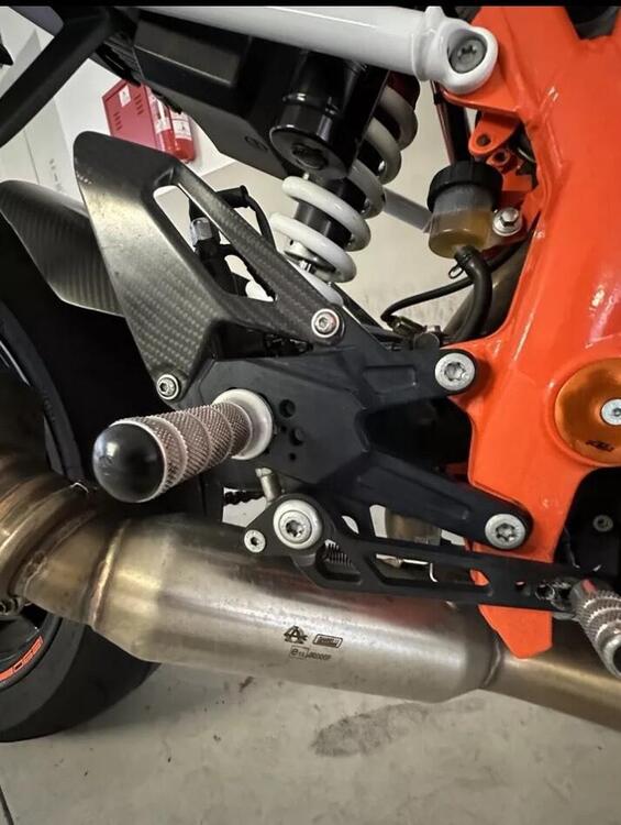 KTM 1290 Super Duke R ABS (2017 - 18) (4)