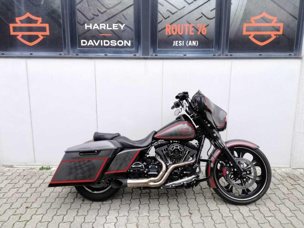 Harley-Davidson 1690 Street Glide (2011 - 13) - FLHX